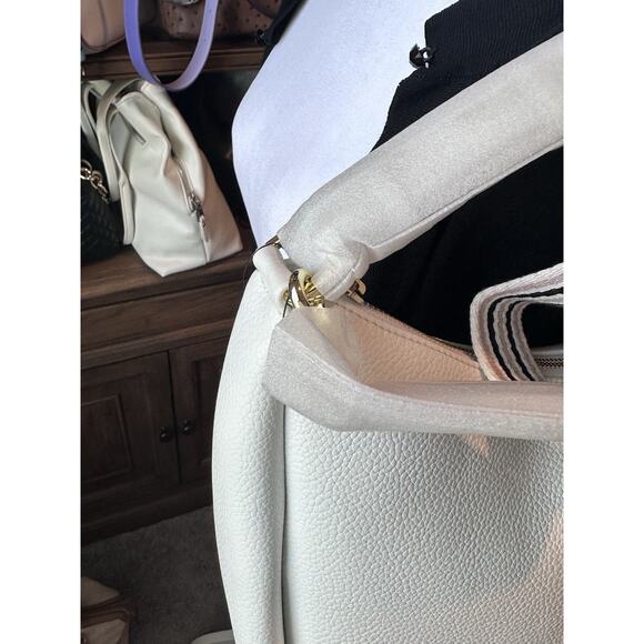 Dkny Hailey Hobo Crossbody $198 MSRP New NWT - Picture 6 of 8